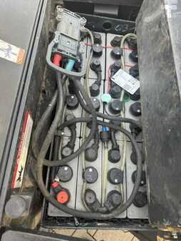 Apilador eléctrico 2018  Crown DT 3040 Baujahr 2018/  Stunden 5190 Akku 2022 (9)