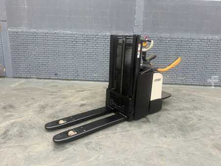 Stapelaars 2019  Crown DT 3040 Baujahr 2019/  Stunden 6005 Akku 2022 (1)