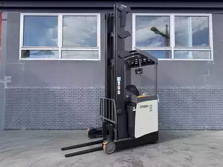Reach Trucks 2017  Crown ESR 5260-16 Baujahr 2017/  HH 9,45M / Kamera/ Top ZUSTAND (1)