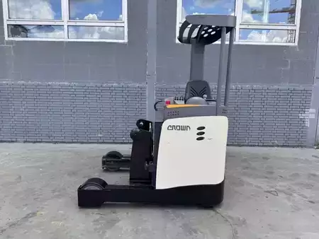 Reach Truck 2018  Crown ESR 5260-16 Baujahr 2018 /  HH 9,45M / Kamera/ Top ZUSTAND (4)