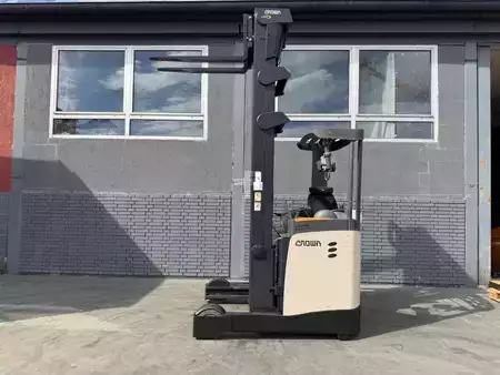 Reach Trucks 2018  Crown ESR 5260-16 Baujahr 2018 /  HH 9,45M / Kamera/ Top ZUSTAND (2)