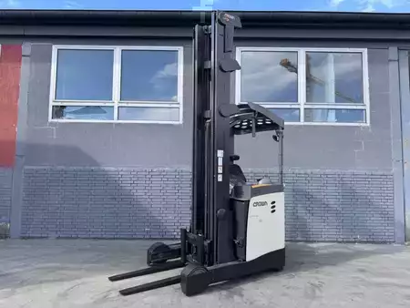 Reach Trucks 2019  Crown ESR 5260-16 Baujahr 2019 /  HH 9,90M / Akku 2020 (1)
