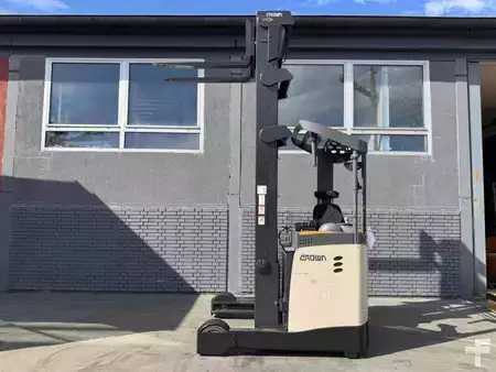 Reach Trucks 2019  Crown ESR 5260-16 Baujahr 2019 /  HH 9,90M / Akku 2020 (2)