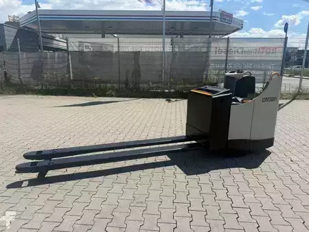 Hochhubwagen 2016  Crown WT 3040 Baujahr 2016/ Stunden 2940 Akku Bj 2019 (1)