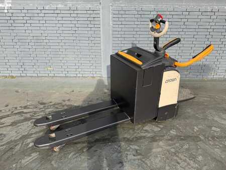 Magasemelésű béka 2018  Crown WT 3040 Baujahr 2018/ Stunden 4526 Akku Bj 2019 (2)