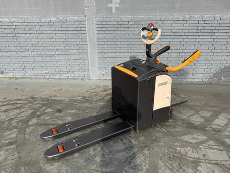 Magasemelésű béka 2019  Crown WT 3040 Baujahr 2019/  Stunden 4338 Akku 2023 (2)