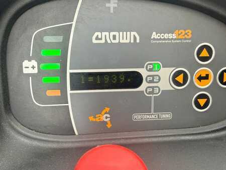 Magasemelésű béka 2019  Crown WT 3040 Baujahr 2019/ Gabellänge 2400 (5)