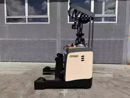 Reach Truck 2017  Crown ESR 5260-16 Baujahr 2017/  HH 7,5M / Kamera/ Top ZUSTAND (2)