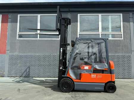 Elektro čtyřkolový VZV 2011  Toyota 7FBMF30  Baujahr 2011/ Stunden 10353 Hubhöhe 6500 (2)