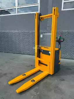 Hochhubwagen 2001  Jungheinrich EJC 10 Baujahr 2001 HH 3200 / Akku 2018 (1)