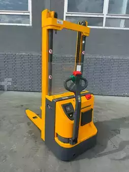 Hochhubwagen 2001  Jungheinrich EJC 10 Baujahr 2001 HH 3200 / Akku 2018 (3)