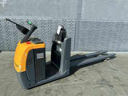 Horizontal-Kommissionierer 2011 Jungheinrich ECE 225 Baujahr 2011 Stunden 8273 Akku 2016 (2)