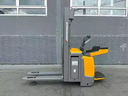 Pallet Stackers 2016  Jungheinrich ERC 214z Baujahr 2016 HH 4,69M Akku 2021 (2)