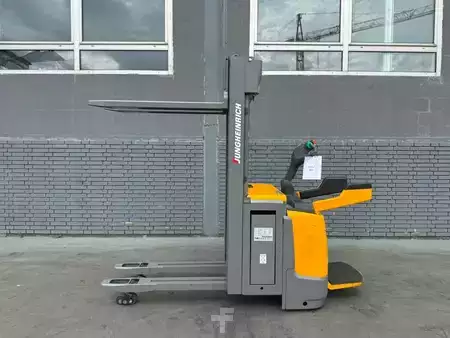 Pallet Stackers 2016  Jungheinrich ERC 214z Baujahr 2016 HH 4,69M Akku 2021 (3)