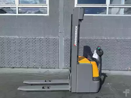 Wózek wysokiego podnoszenia 2016  Jungheinrich EJC 216 Baujahr 2016 / Triplex 5,25M/ Zustand Sehr gut (2)