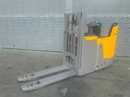 Hochhubwagen 2016  Jungheinrich ERD 220 Baujahr 2016/ Stunden 5313 HH 2100/ (1)