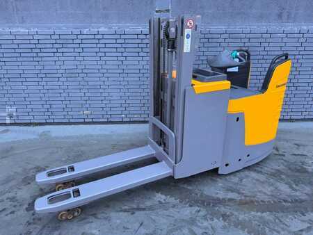 Magasemelésű béka 2017  Jungheinrich ERD 220 Baujahr 2017/HH 2,1M/ Std. 3044 /Initalhub (1)