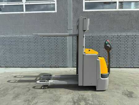 Hochhubwagen 2017  Jungheinrich EJC 112 Baujahr 2017Stunden 1455 Initialhub Freihub (1)