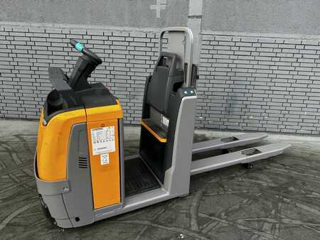 Horizontal-Kommissionierer 2017 Jungheinrich ECE 225 Baujahr 2017/ Stunden 5277/ Forks 1,6M (2)