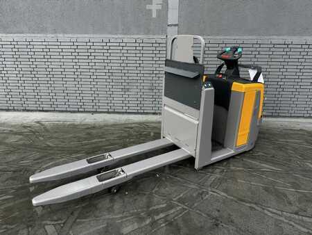 Horizontal-Kommissionierer 2017 Jungheinrich ECE 225 Baujahr 2017/ Stunden 5277/ Forks 1,6M (3)