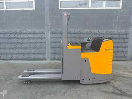 Magasemelésű béka 2017  Jungheinrich ERD 220 Baujahr 2017/HH 2,56M /Akku 2015 / Initialhub (2)