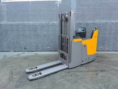 Magasemelésű béka 2017  Jungheinrich ERD 220 Baujahr 2017/HH 2,56M /Akku 2019 / Initialhub (2)