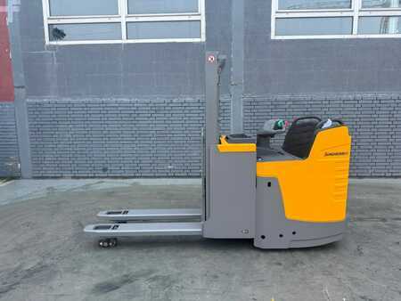 Magasemelésű béka 2017  Jungheinrich ERD 220 Baujahr 2017/HH 2,56M /Akku 2019 / Initialhub (3)