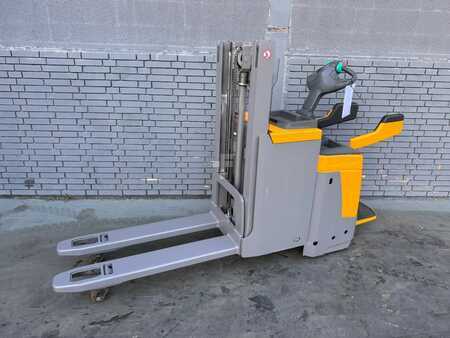 Magasemelésű béka 2017  Jungheinrich ERD 220 Baujahr 2017 HH 2,1M / Akku 2022 /Initialhub (3)