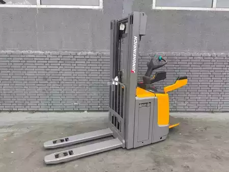 Stapelaars 2018  Jungheinrich ERC 212z Lithium Baujahr 2018 HH 4,7M / Triplex/Initialhub (2)