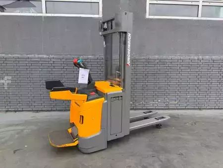 Stapelaars 2018  Jungheinrich ERC 212z Lithium Baujahr 2018 HH 4,7M / Triplex/Initialhub (3)