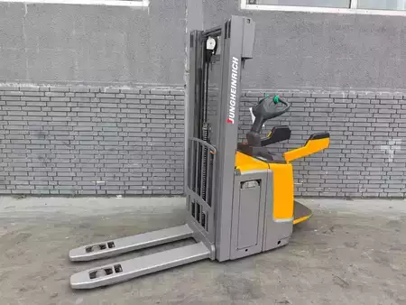 Stapelaars 2018  Jungheinrich ERC 212z Lithium Baujahr 2018 HH 4,7M / Triplex/Initialhub (4)
