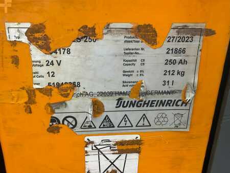 Pinontavaunu 2018  Jungheinrich EJC 216z Baujahr 2018 Akku 2023 Initialhub (8)