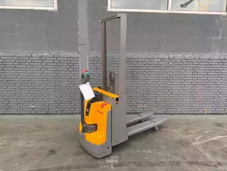 Stoccatori 2018  Jungheinrich EJD 118 Baujahr 2018 Stunden 3112 HH 1,5M (3)