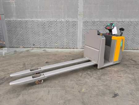 Horizontal-Kommissionierer 2018 Jungheinrich ECE 225 Baujahr 2018/ Stunden 2883/ Gabel 2,4M (4)