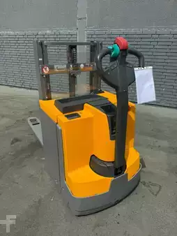 Hochhubwagen 2018  Jungheinrich EJD 220 Baujahr 2018 Stunden2780  HH 1660 (3)