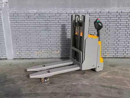 Ledstaplare gå 2019  Jungheinrich EJD 118 Baujahr 2019 Stunden 3409 HH 1,66M (1)