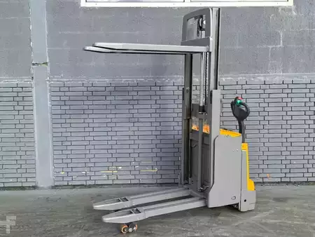 Ledstaplare gå 2019  Jungheinrich EJD 118 Baujahr 2019 Stunden 3409 HH 1,66M (2)