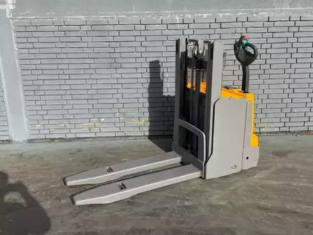 Ledstaplare gå 2019  Jungheinrich EJD 118 Baujahr 2019 Stunden 3409 HH 1,66M (4)