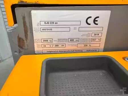 Apilador eléctrico 2019  Jungheinrich EJD 220 Baujahr 2019 Stunden 4703 HH 2010 (4)