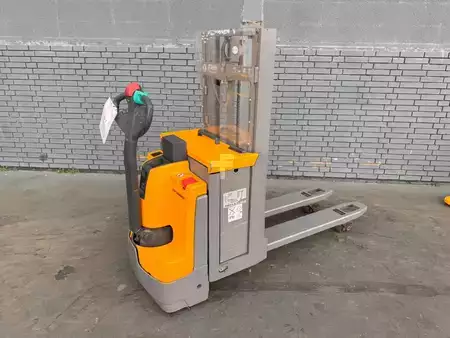 Apilador eléctrico 2019  Jungheinrich EJD 220 Baujahr 2019 Stunden 5122 Akku 2021 (3)