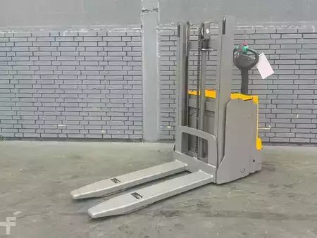 Ledstaplare gå 2019  Jungheinrich EJD 118 Baujahr 2019 Stunden 2002 HH 2010 (1)