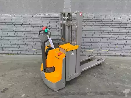 Apilador eléctrico 2019  Jungheinrich EJD 220 Baujahr 2019 /HH 2,1M/  Akku 2019 (2)