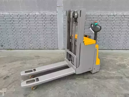 Apilador eléctrico 2019  Jungheinrich EJD 220 Baujahr 2019 /HH 2,1M/  Akku 2019 (1)