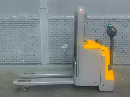 Apilador eléctrico 2019  Jungheinrich EJD 220 Baujahr 2019 Stunden 4370Akku 2021 (2)