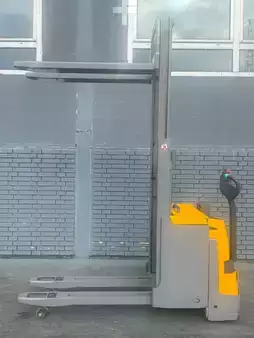 Apilador eléctrico 2019  Jungheinrich EJD 220 Baujahr 2019 Stunden 4370Akku 2021 (3)