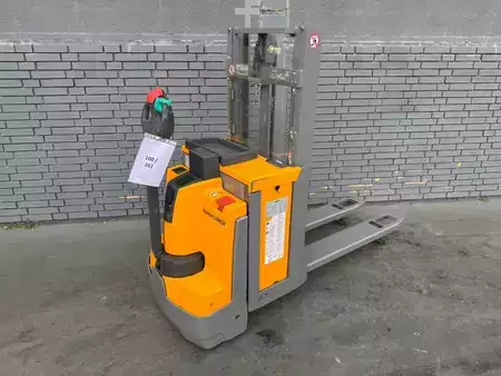 Apilador eléctrico 2019  Jungheinrich EJD 220 Baujahr 2019 Stunden 4469 Akku 2019 (2)