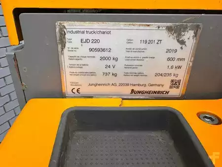 Apilador eléctrico 2019  Jungheinrich EJD 220 Baujahr 2019 Stunden 4469 Akku 2019 (5)