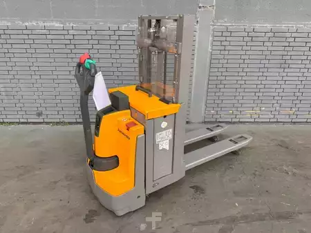 Apilador eléctrico 2019  Jungheinrich EJD 220 Baujahr 2019 Stunden 5660 HH 2,1M (3)