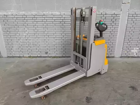 Apilador eléctrico 2019  Jungheinrich EJD 220 Baujahr 2019 Stunden 4865 HH 2010 (1)