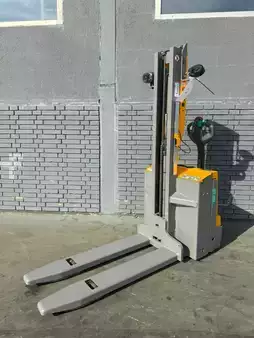 Stapelaars 2020  Jungheinrich EMD 118 Baujahr 2020 Stunden 910 Akku 2026 (1)